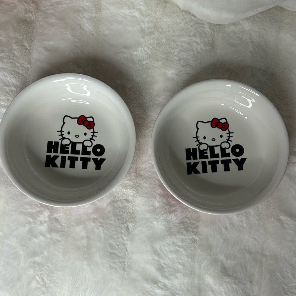 Hello Kitty set of med size pet bowls